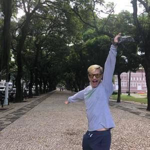 Meet your Posher, Larry